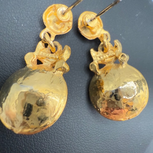 Elegant Gold Tone and Faux Pearl Minimalist Earrings - Picture 6 of 13